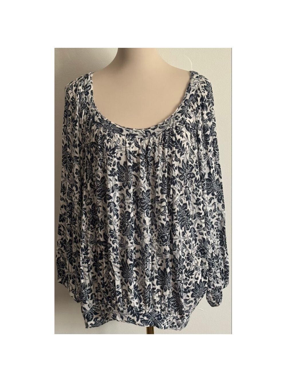 Women's Chelsea & Theodore Blouse L White Navy Floral